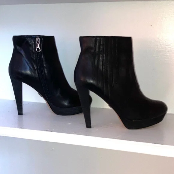 BCBGMaxAzria Henley Black Leather Heeled Platform Boots sz.8.5 - Picture 4 of 9